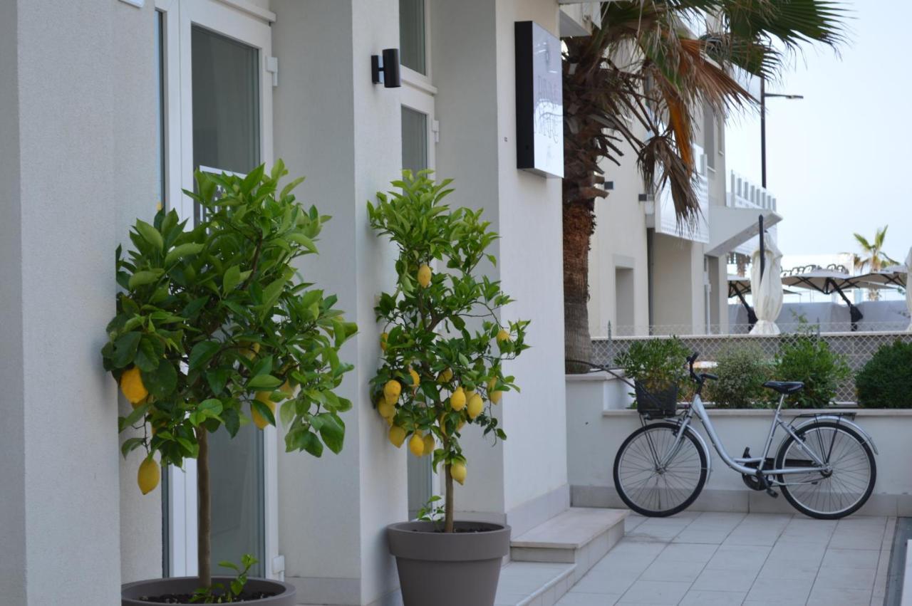 רימיני Hotel Riva E Mare מראה חיצוני תמונה
