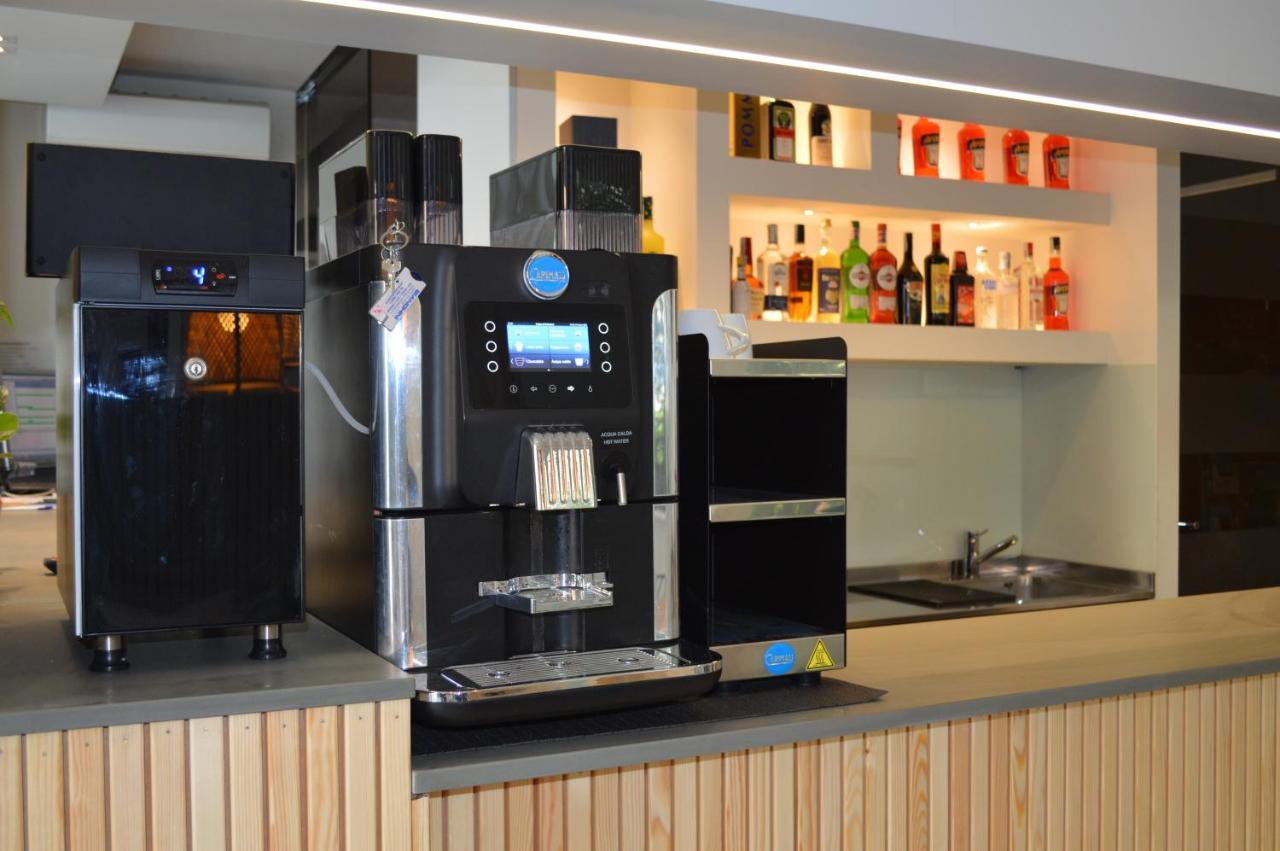 רימיני Hotel Riva E Mare מראה חיצוני תמונה