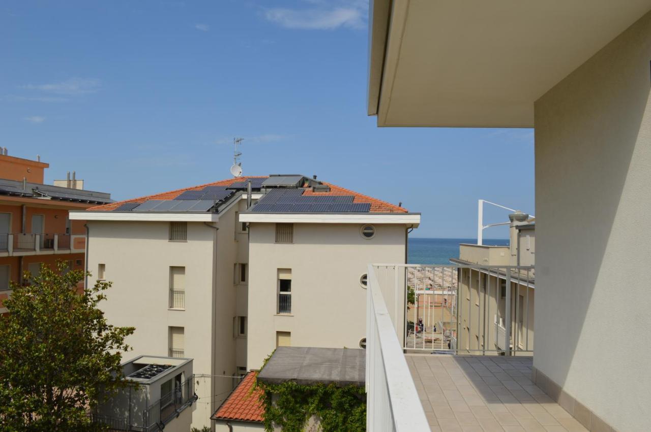 רימיני Hotel Riva E Mare מראה חיצוני תמונה