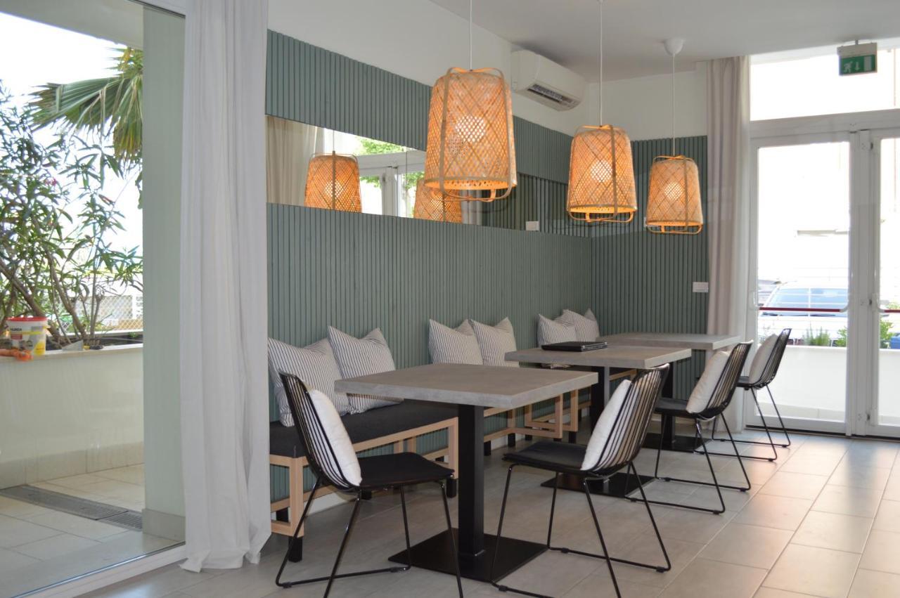 רימיני Hotel Riva E Mare מראה חיצוני תמונה
