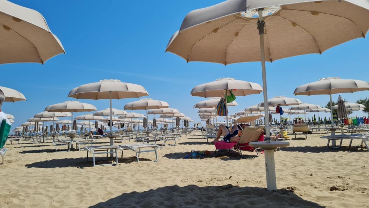 רימיני Hotel Riva E Mare מראה חיצוני תמונה