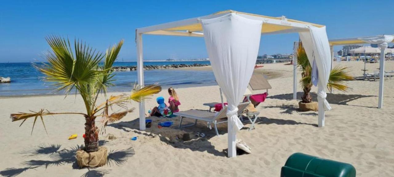 רימיני Hotel Riva E Mare מראה חיצוני תמונה