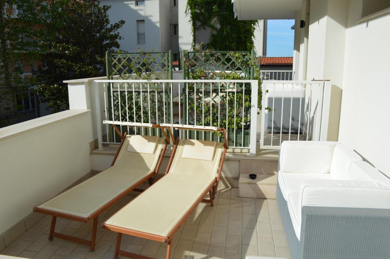 רימיני Hotel Riva E Mare מראה חיצוני תמונה