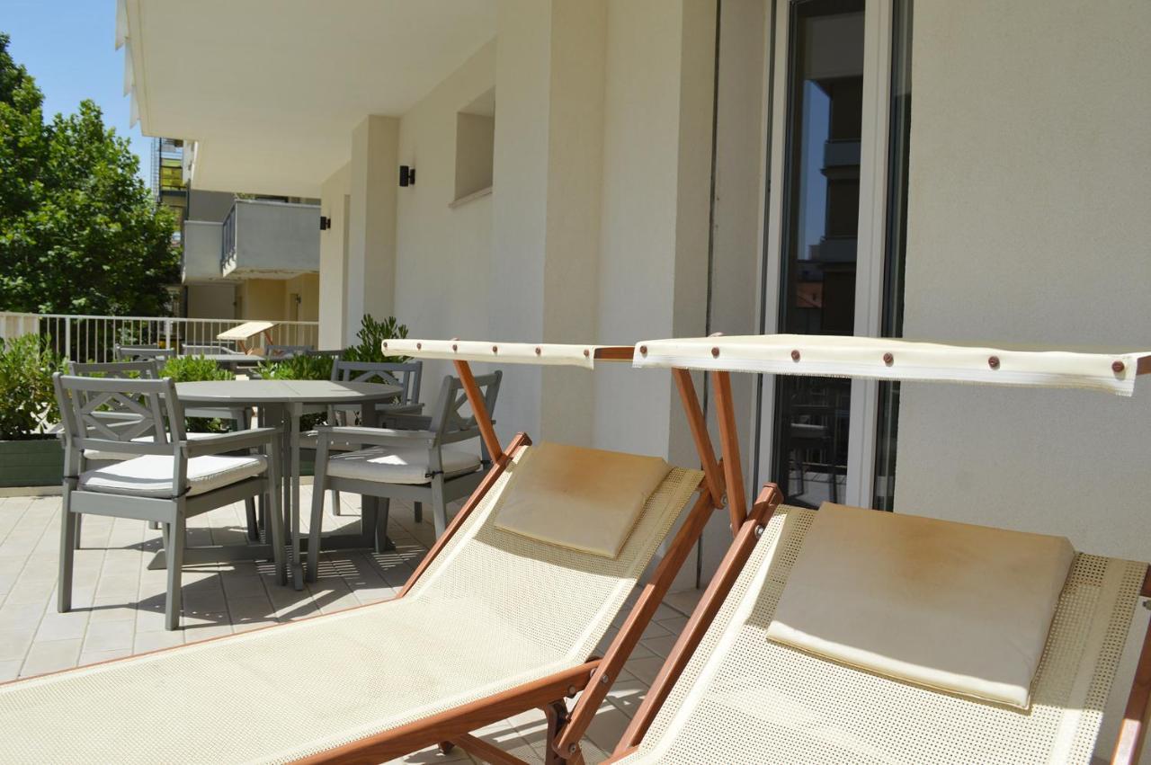 רימיני Hotel Riva E Mare מראה חיצוני תמונה