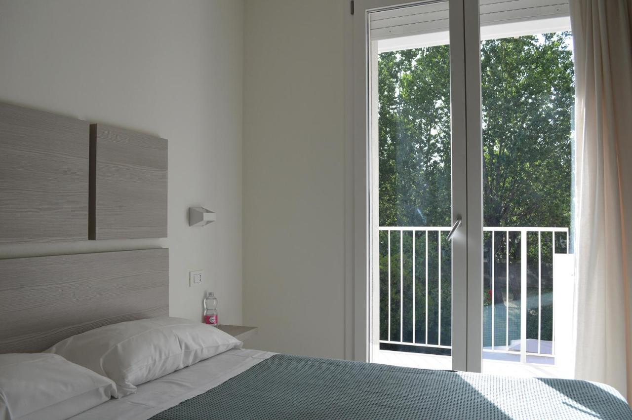 רימיני Hotel Riva E Mare מראה חיצוני תמונה