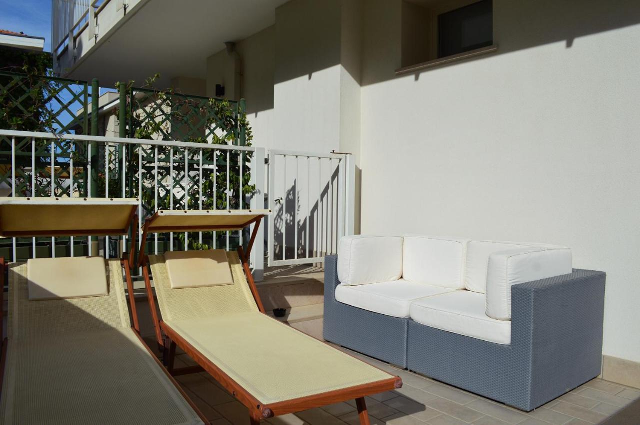 רימיני Hotel Riva E Mare מראה חיצוני תמונה