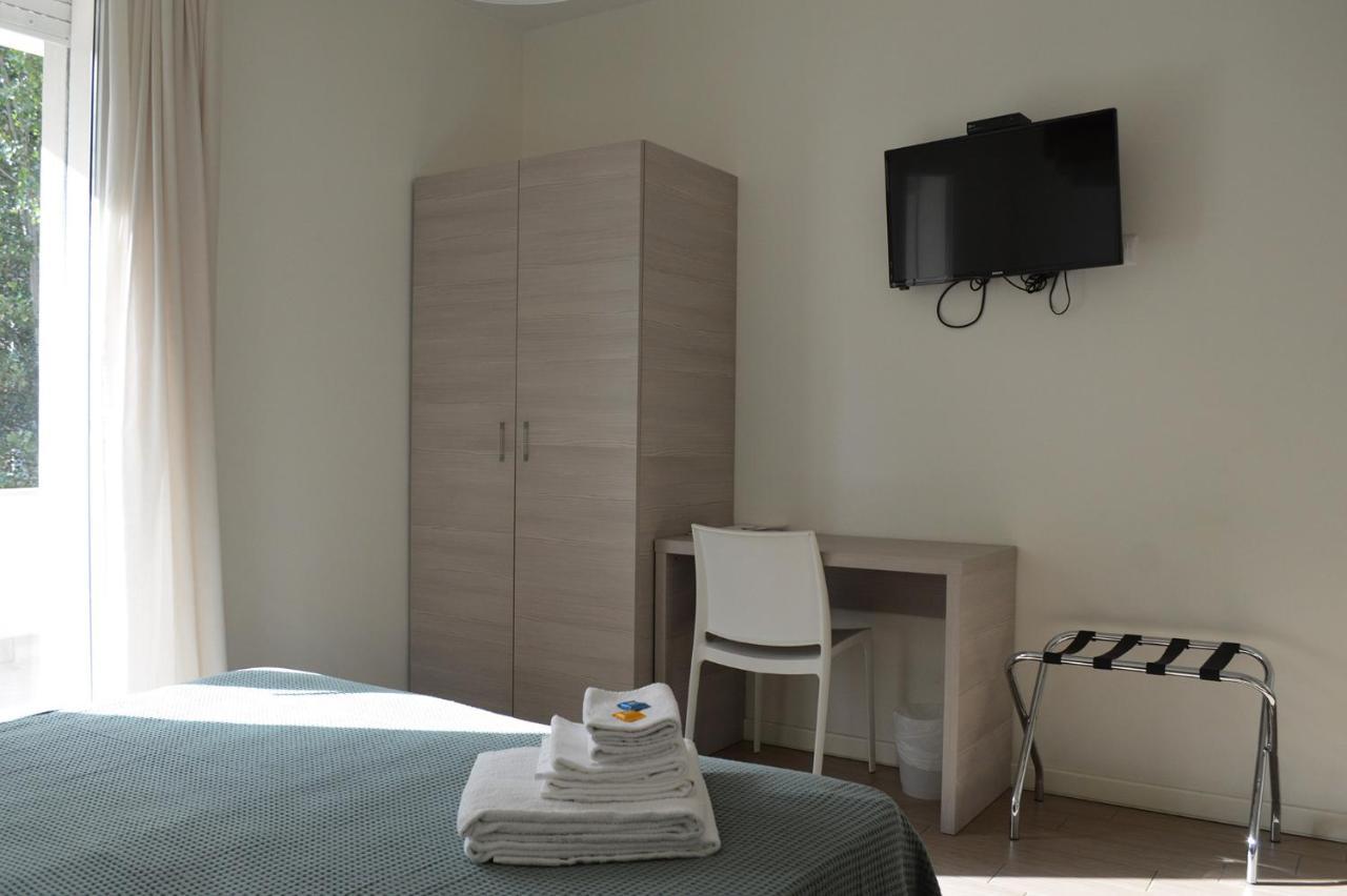 רימיני Hotel Riva E Mare מראה חיצוני תמונה