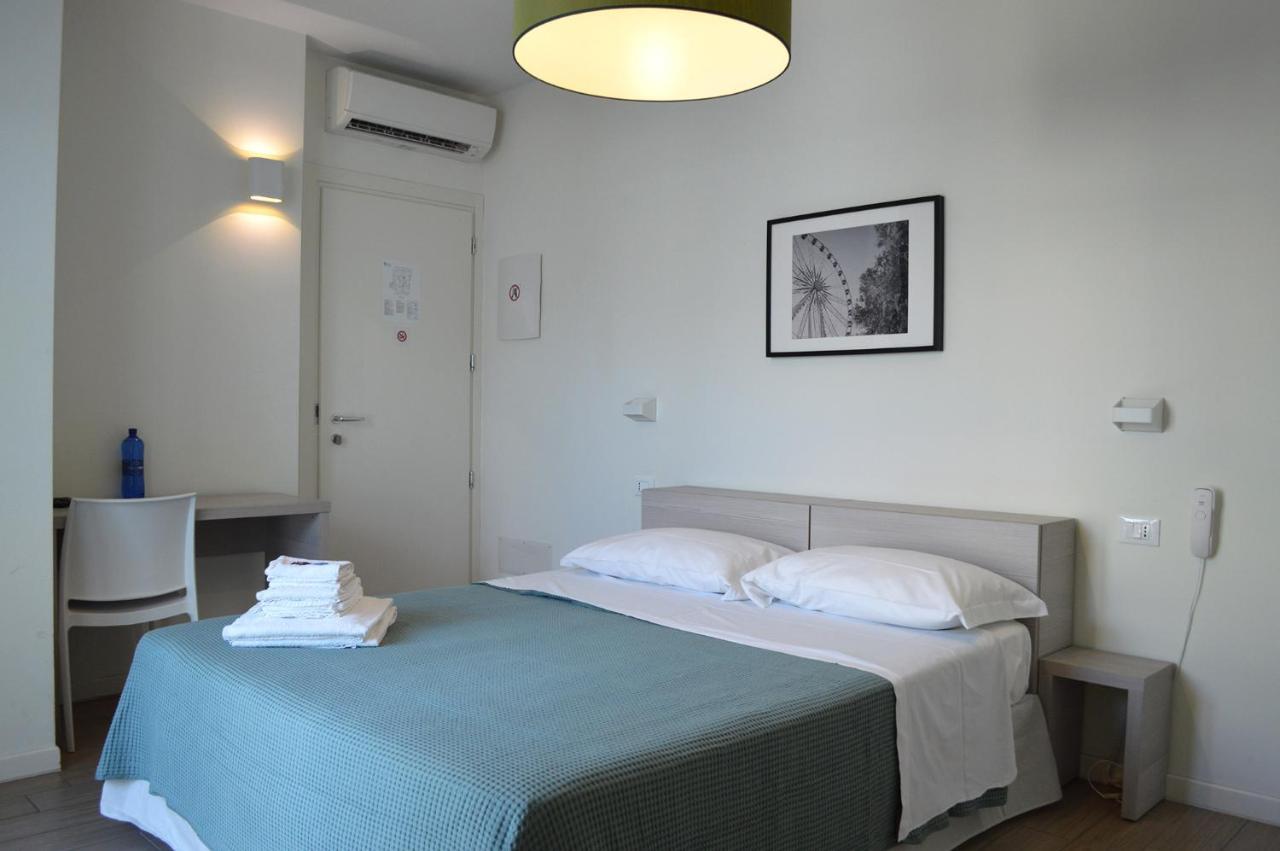 רימיני Hotel Riva E Mare מראה חיצוני תמונה