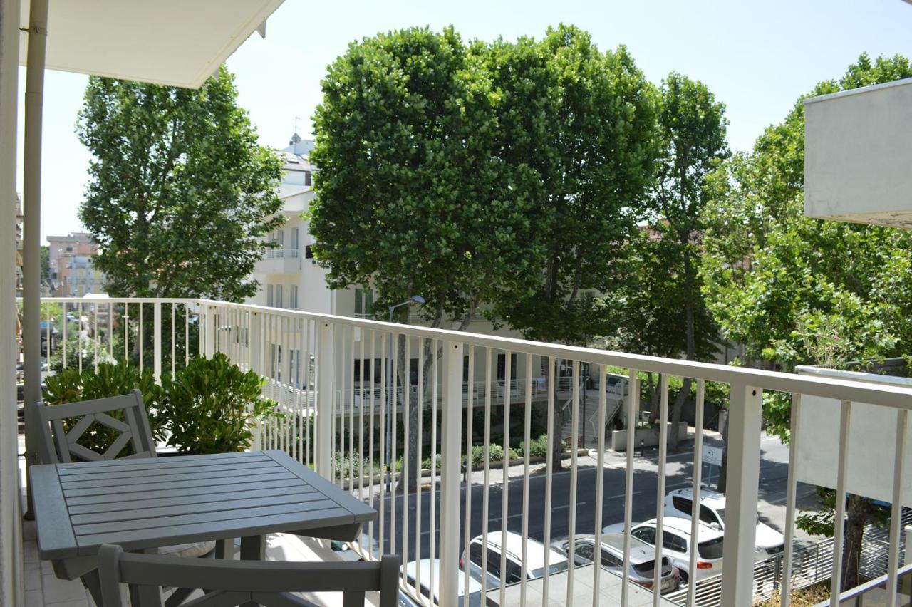 רימיני Hotel Riva E Mare מראה חיצוני תמונה