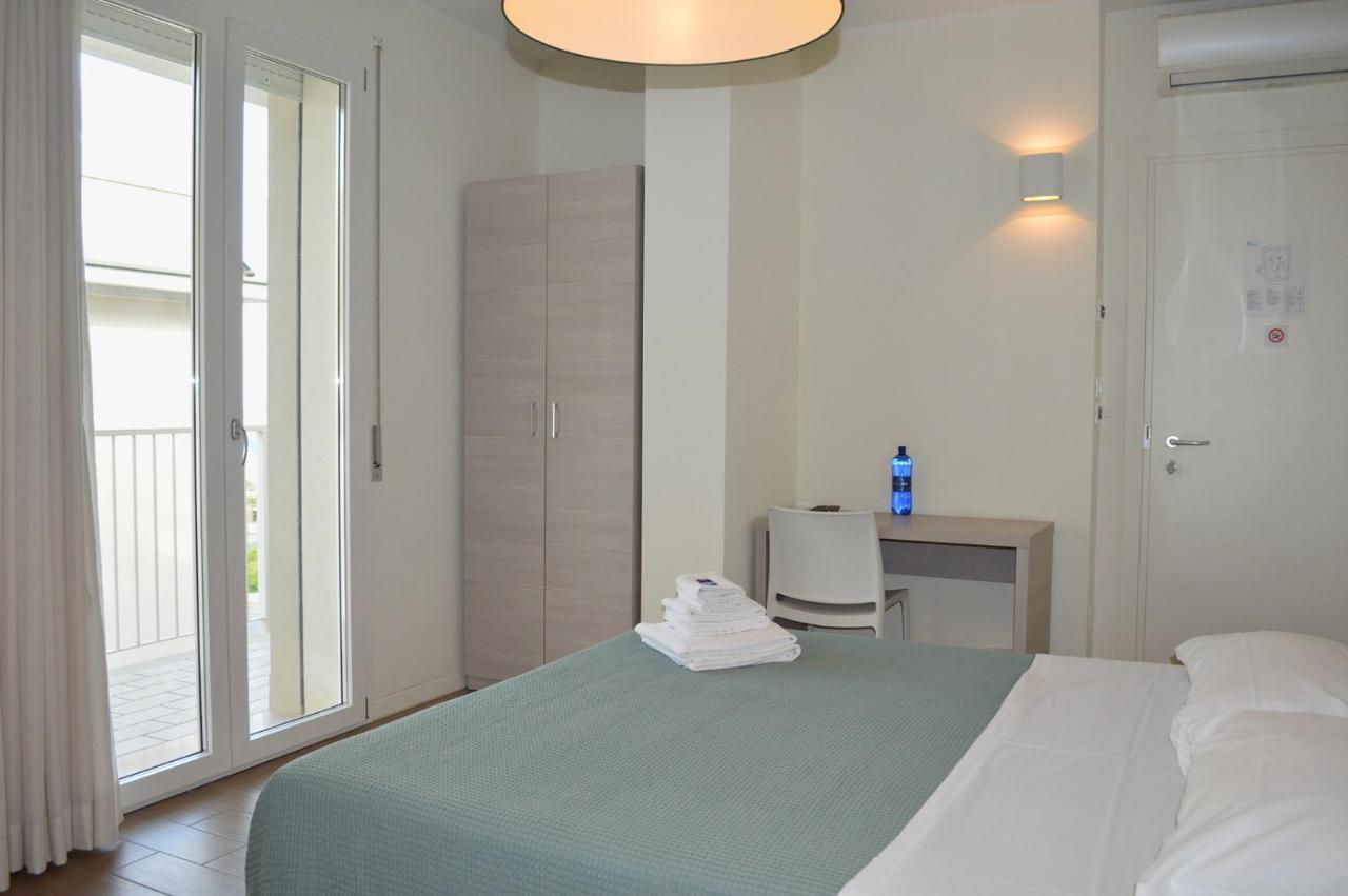 רימיני Hotel Riva E Mare מראה חיצוני תמונה