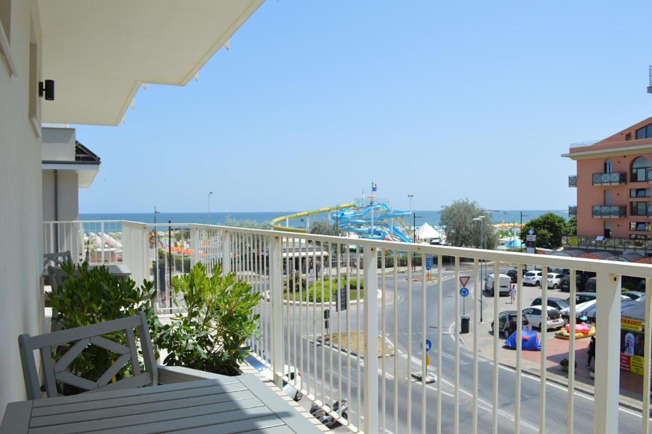 רימיני Hotel Riva E Mare מראה חיצוני תמונה