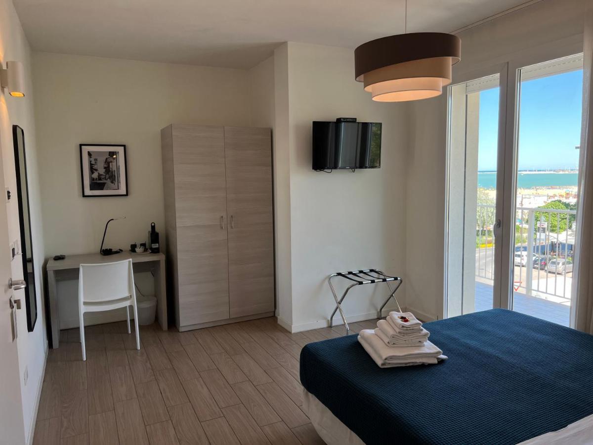 רימיני Hotel Riva E Mare מראה חיצוני תמונה